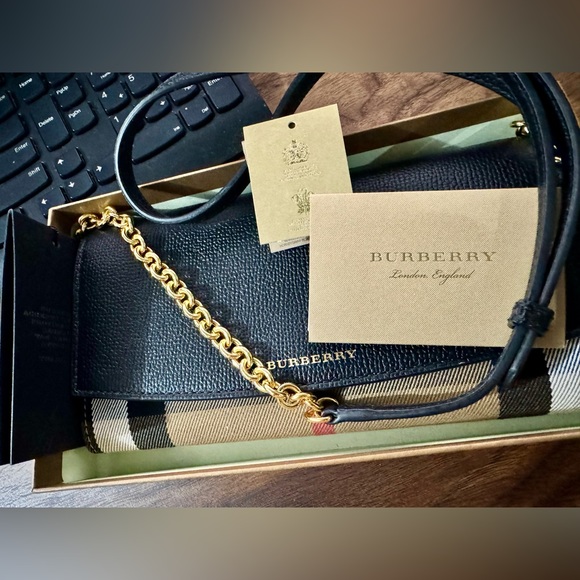 Burberry Clutch purse - Picture 8 of 8